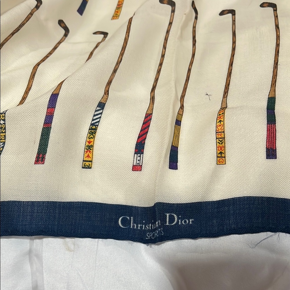 Elegant Cream and Blue Golf Club Scarf - Picture 2 of 4